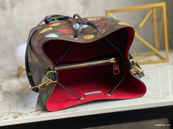 WIS NÉONOÉ LOUIS VUITTON 1127